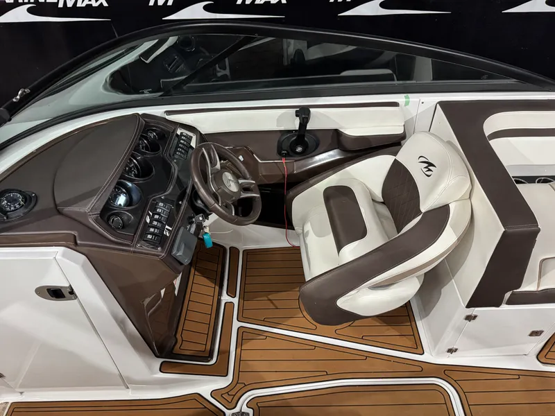 Slide: The Image of Monterey 258SS 2018 - 30