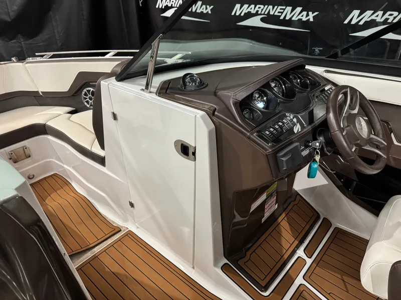 Slide: The Image of Monterey 258SS 2018 - 40