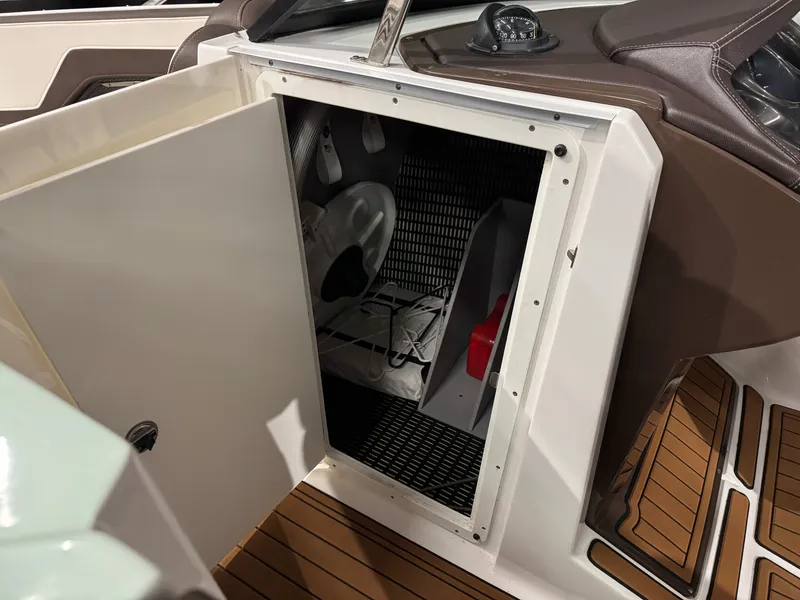 Slide: The Image of Monterey 258SS 2018 - 41