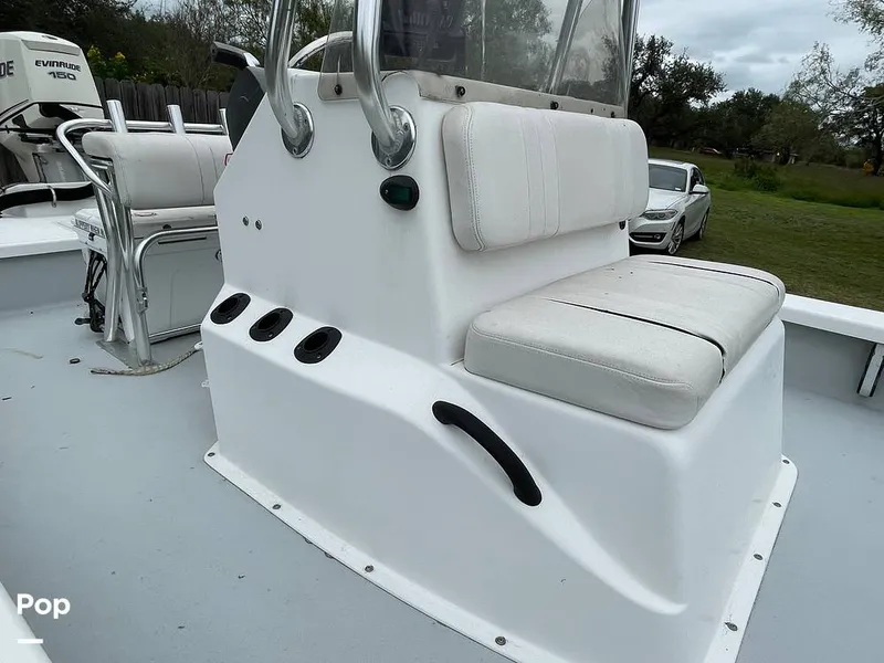 Slide: The Image of Passenger Seat With Backrest And Livewell/ Baitwell - 13498930