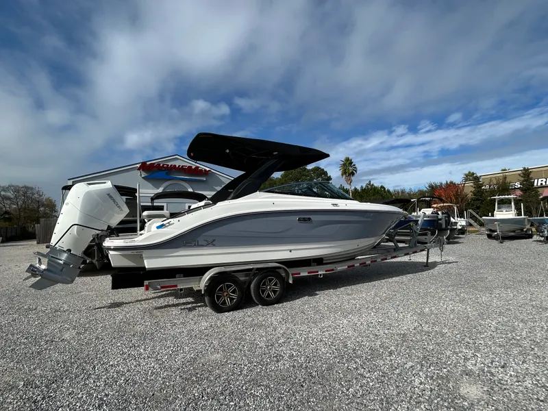 Slide: The Image of Sea Ray SLX 260 Outboard 2026 - 2