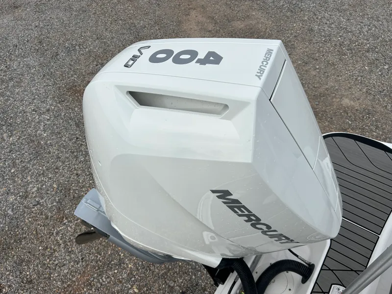 Slide: The Image of Sea Ray SLX 260 Outboard 2026 - 5