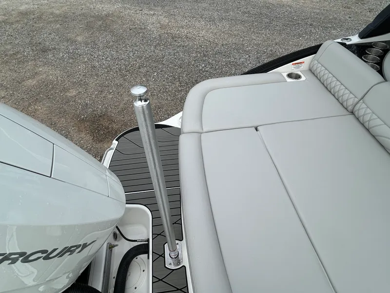 Slide: The Image of Sea Ray SLX 260 Outboard 2026 - 7