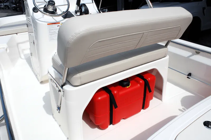 Slide: The Image of Boston Whaler 150 Montauk 2025 - 10