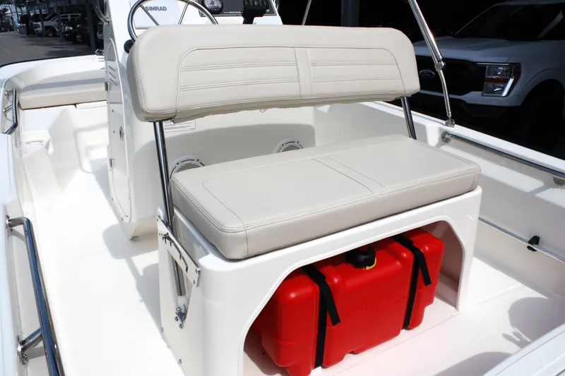 Slide: The Image of Boston Whaler 150 Montauk 2025 - 11