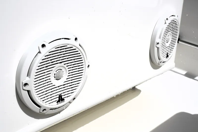 Slide: The Image of Boston Whaler 150 Montauk 2025 - 17