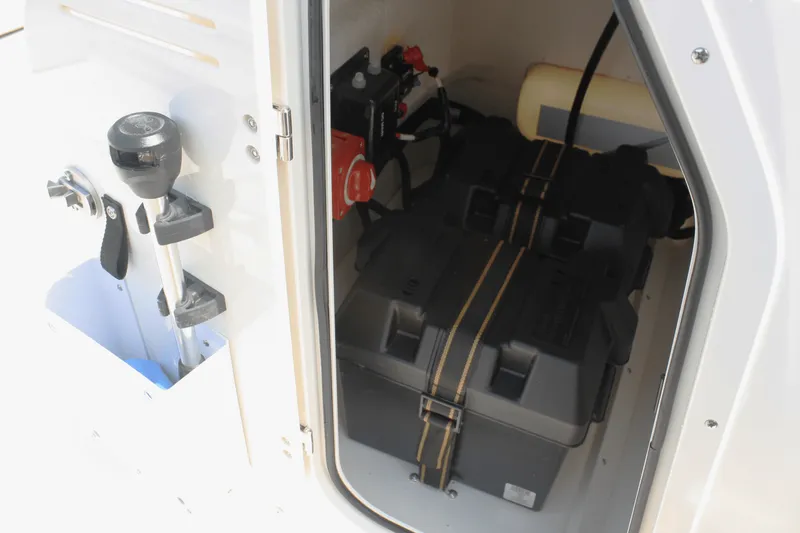 Slide: The Image of Boston Whaler 150 Montauk 2025 - 20