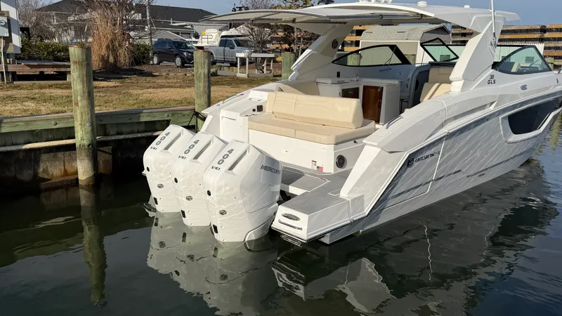 Slide: The Image of Cruisers 38 GLS Outboard 2025 - 13