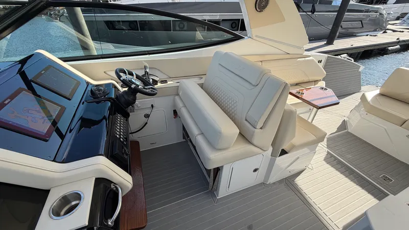 Slide: The Image of Cruisers 38 GLS Outboard 2025 - 32