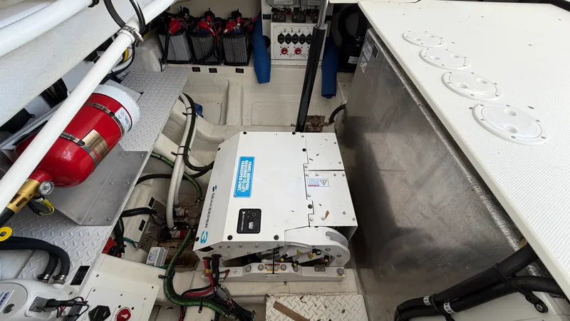 Slide: The Image of Cruisers 38 GLS Outboard 2025 - 46