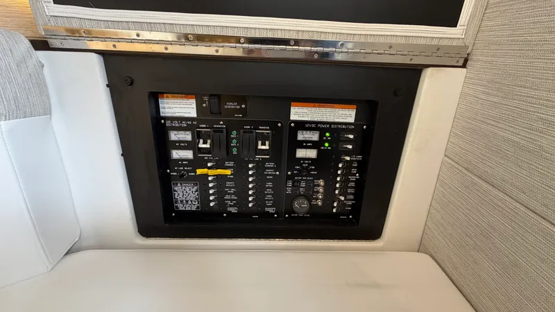 Slide: The Image of Cruisers 38 GLS Outboard 2025 - 51