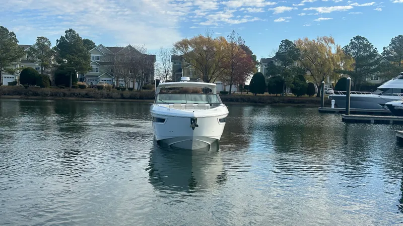 Slide: The Image of Cruisers 38 GLS Outboard 2025 - 7