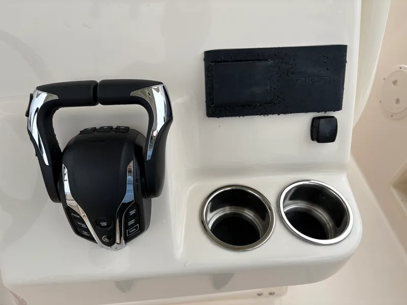 Slide: The Image of Grady-White Fisherman 257 2026 - 17