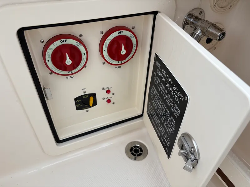 Slide: The Image of Grady-White Fisherman 257 2026 - 21