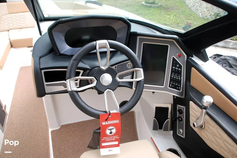 Slide: The Image of Mastercraft X22 Saltwater Edition 2022 - 13597247