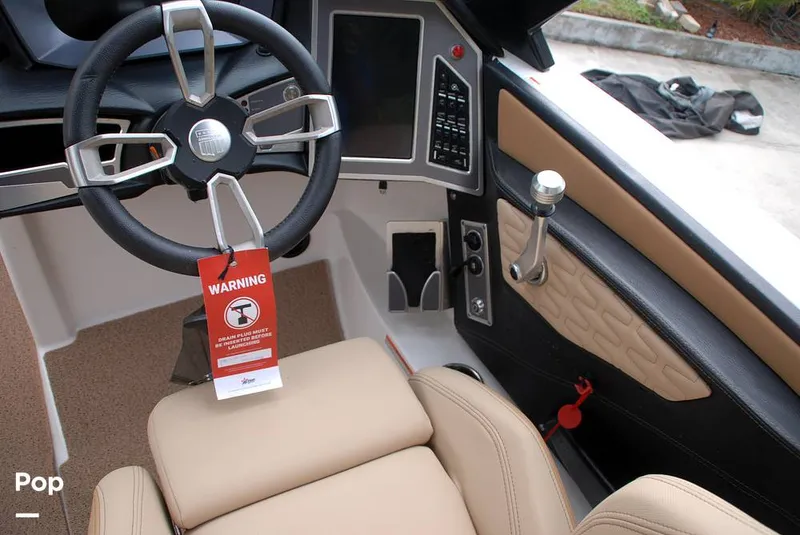 Slide: The Image of Mastercraft X22 Saltwater Edition 2022 - 13597248