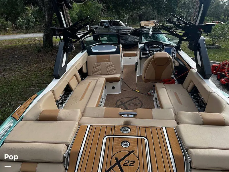 Slide: The Image of Mastercraft X22 Saltwater Edition 2022 - 13562082