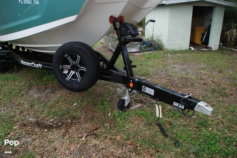 Slide: The Image of Mastercraft X22 Saltwater Edition 2022 - 13597294