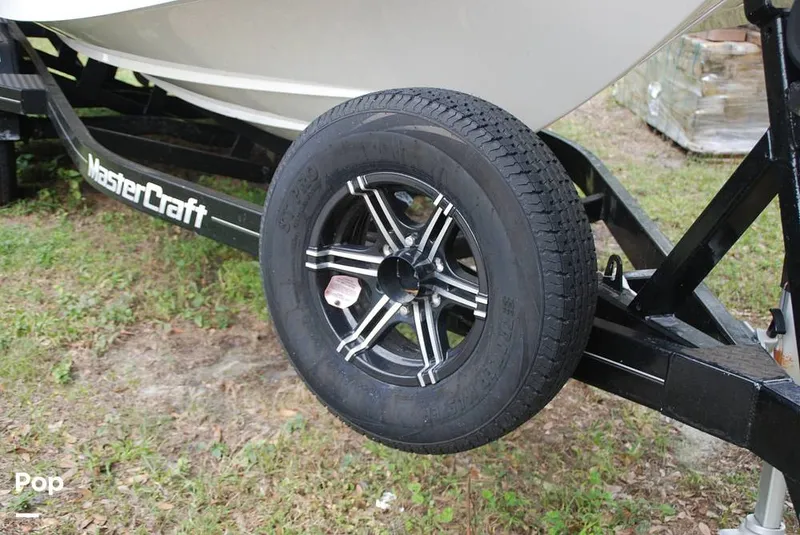 Slide: The Image of Mastercraft X22 Saltwater Edition 2022 - 13597315