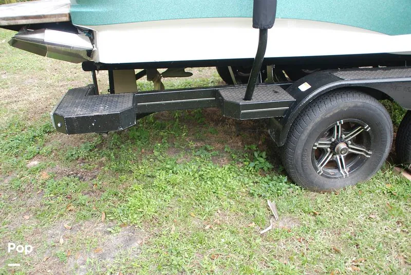 Slide: The Image of Mastercraft X22 Saltwater Edition 2022 - 13597319