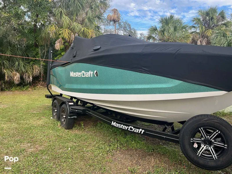 Slide: The Image of Mastercraft X22 Saltwater Edition 2022 - 13485779
