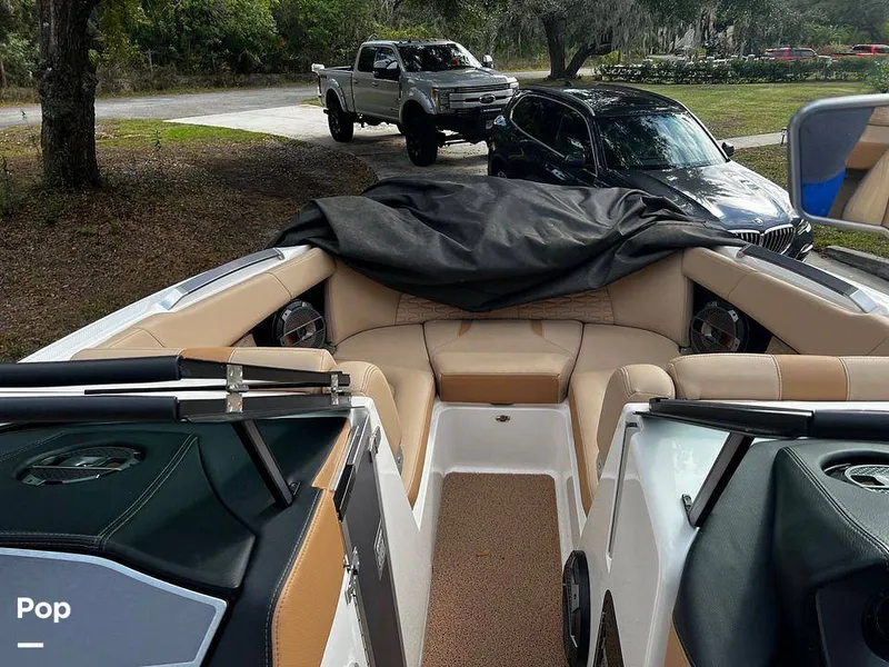 Slide: The Image of Mastercraft X22 Saltwater Edition 2022 - 13562088