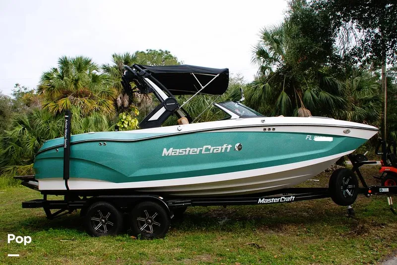 Slide: The Image of Mastercraft X22 Saltwater Edition 2022 - 13597170