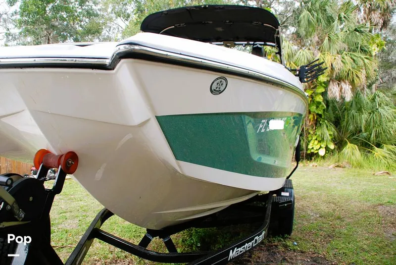 Slide: The Image of Mastercraft X22 Saltwater Edition 2022 - 13597177