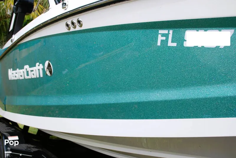 Slide: The Image of Mastercraft X22 Saltwater Edition 2022 - 13597187