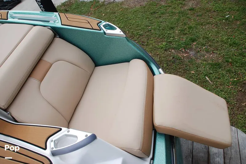 Slide: The Image of Mastercraft X22 Saltwater Edition 2022 - 13597211