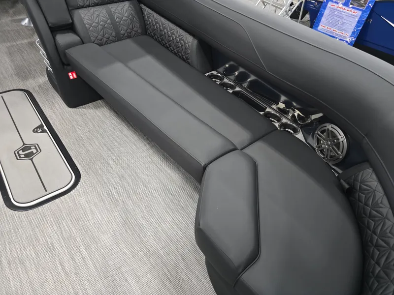 Slide: The Image of Harris Grand Mariner 250 2026 - 13