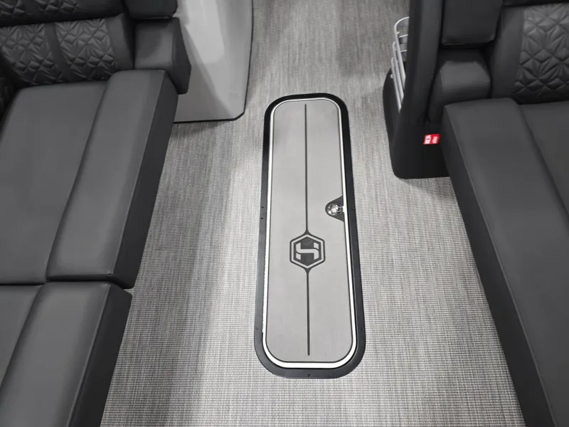 Slide: The Image of Harris Grand Mariner 250 2026 - 18