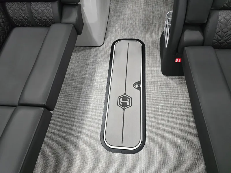 Slide: The Image of Harris Grand Mariner 250 2026 - 19