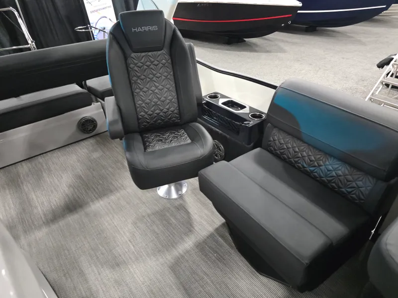 Slide: The Image of Harris Grand Mariner 250 2026 - 21