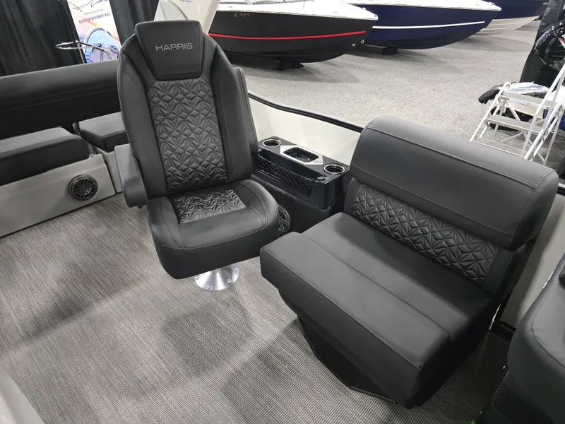 Slide: The Image of Harris Grand Mariner 250 2026 - 22