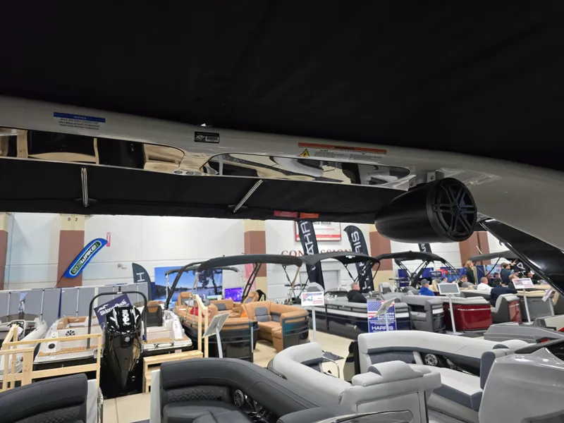 Slide: The Image of Harris Grand Mariner 250 2026 - 29