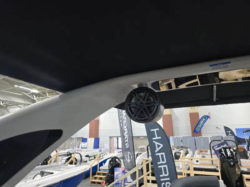 Slide: The Image of Harris Grand Mariner 250 2026 - 31