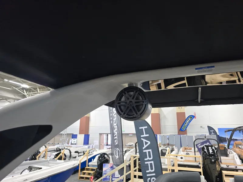 Slide: The Image of Harris Grand Mariner 250 2026 - 32