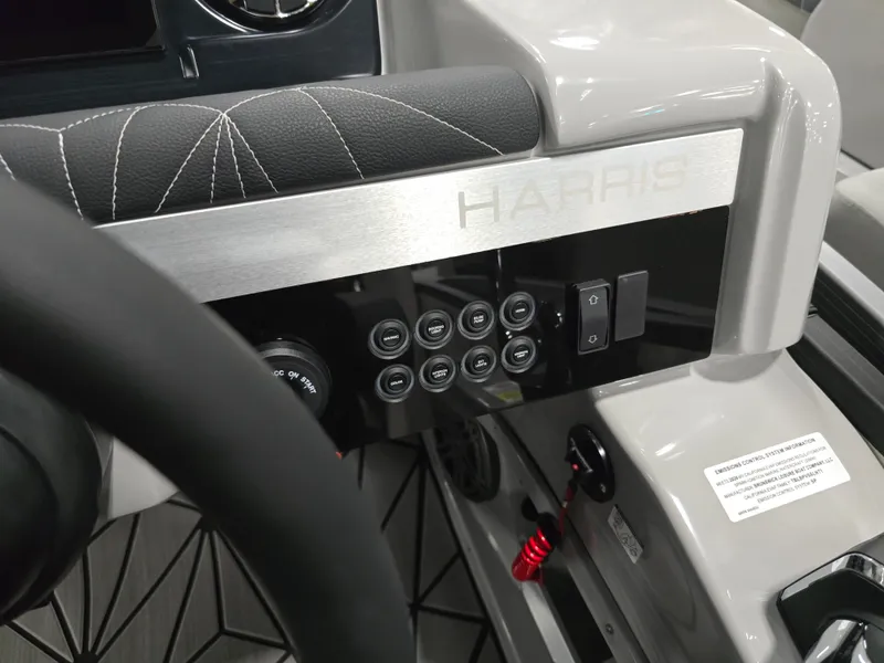 Slide: The Image of Harris Grand Mariner 250 2026 - 36