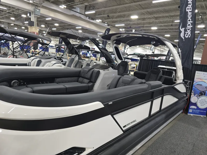 Slide: The Image of Harris Grand Mariner 250 2026 - 7