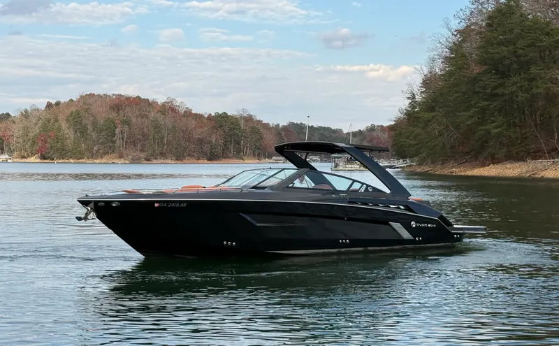 The Image of Cruisers Yachts 338 CX SB 2022 - 0