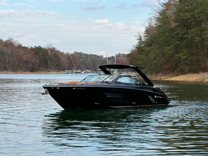 Slide: The Image of Cruisers Yachts 338 CX SB 2022 - 15