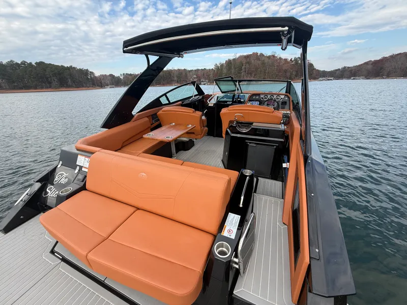 Slide: The Image of Cruisers Yachts 338 CX SB 2022 - 23