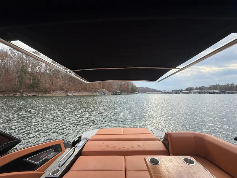 Slide: The Image of Cruisers Yachts 338 CX SB 2022 - 27