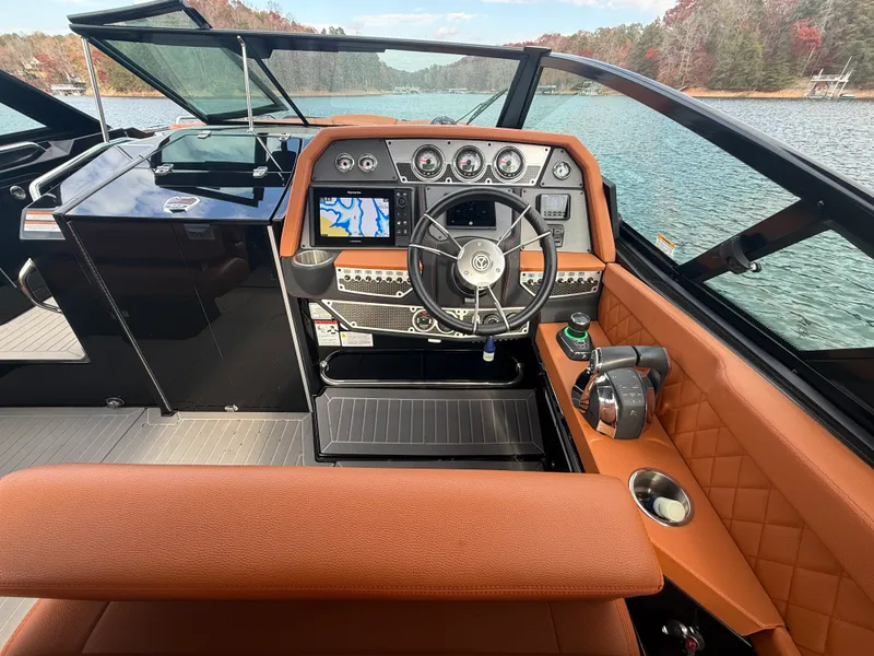 Slide: The Image of Cruisers Yachts 338 CX SB 2022 - 40