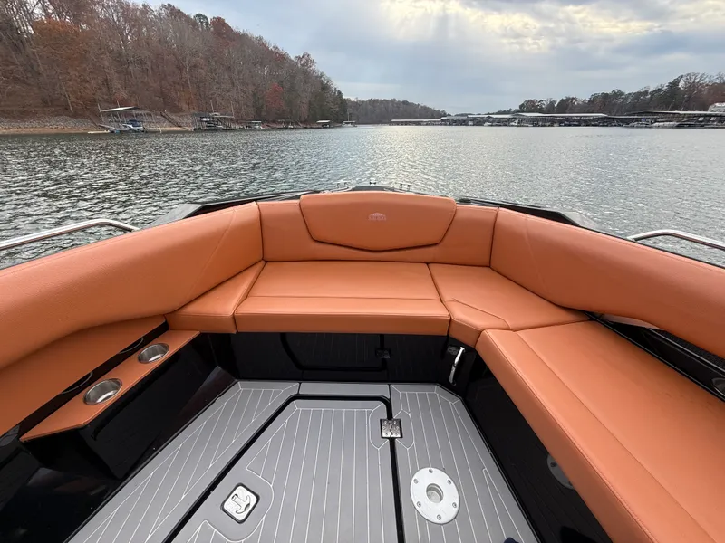 Slide: The Image of Cruisers Yachts 338 CX SB 2022 - 50