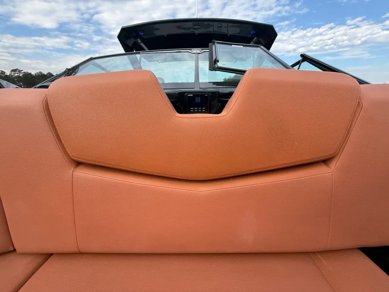 Slide: The Image of Cruisers Yachts 338 CX SB 2022 - 51