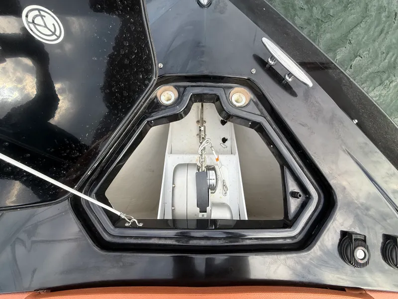 Slide: The Image of Cruisers Yachts 338 CX SB 2022 - 54