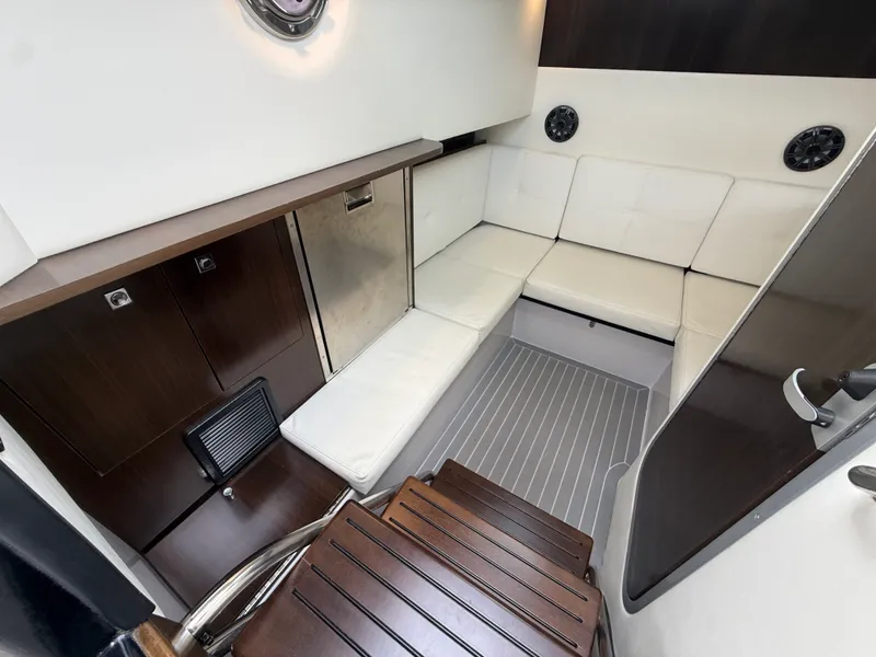 Slide: The Image of Cruisers Yachts 338 CX SB 2022 - 56