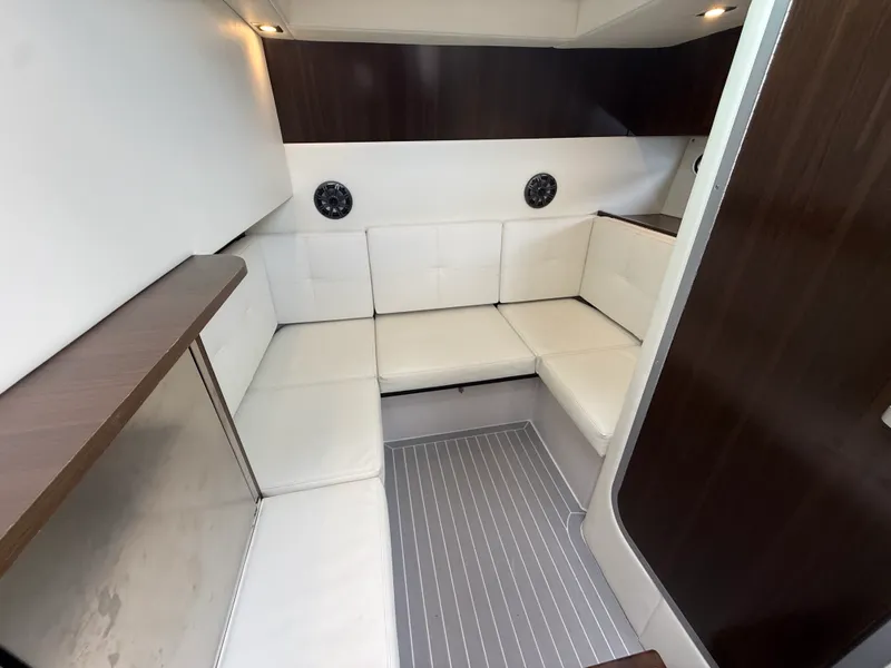 Slide: The Image of Cruisers Yachts 338 CX SB 2022 - 57